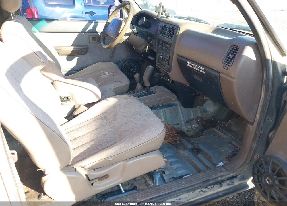 1995 TOYOTA TACOMA XTRACAB VIN: 4TAUN73C9SZ065103