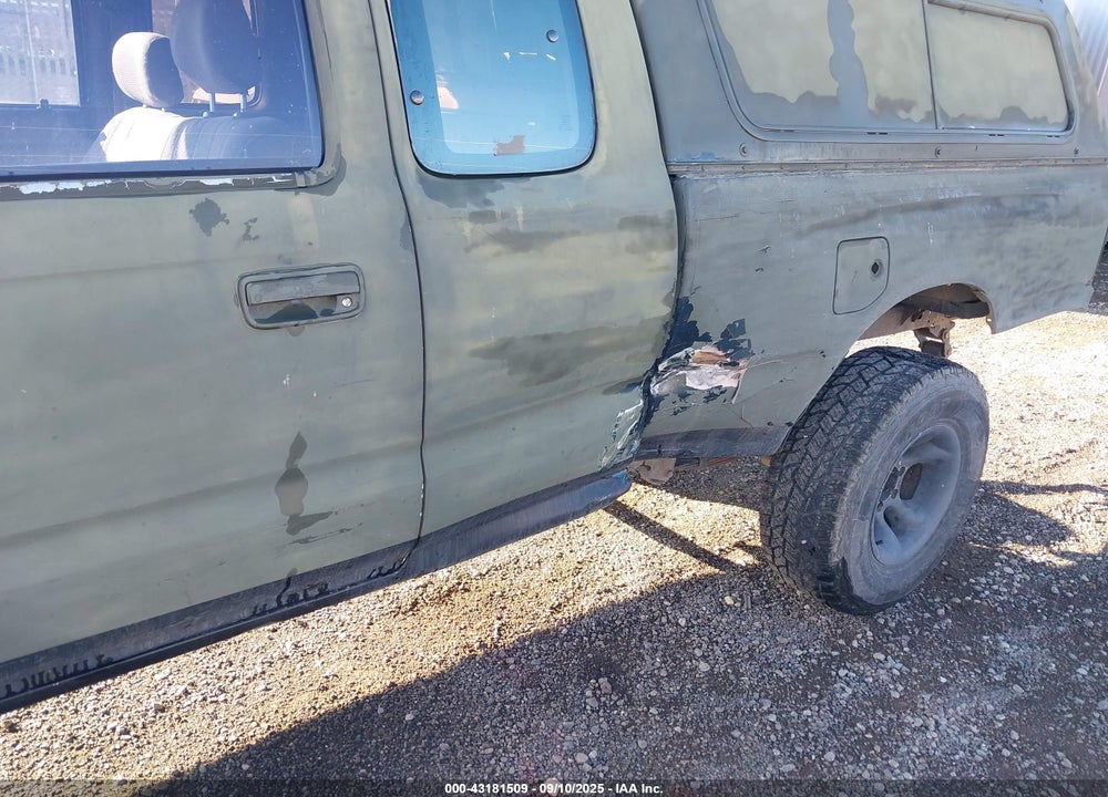 1995 TOYOTA TACOMA XTRACAB VIN: 4TAUN73C9SZ065103
