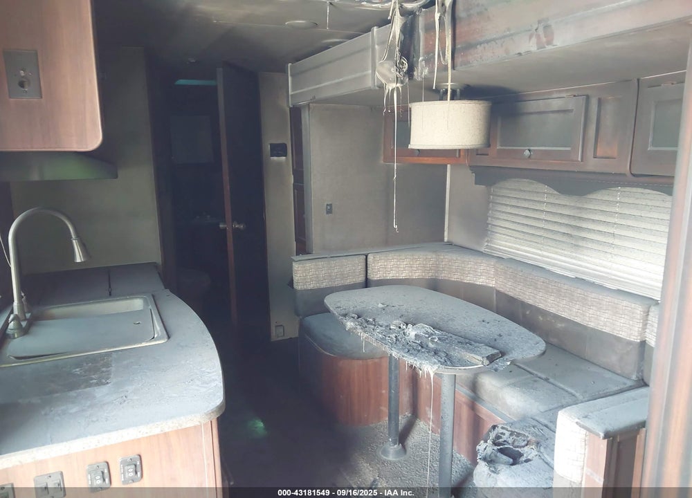 2017 HEARTLAND WILDERNESS 2450FB VIN: 5SFNB3028HE320147