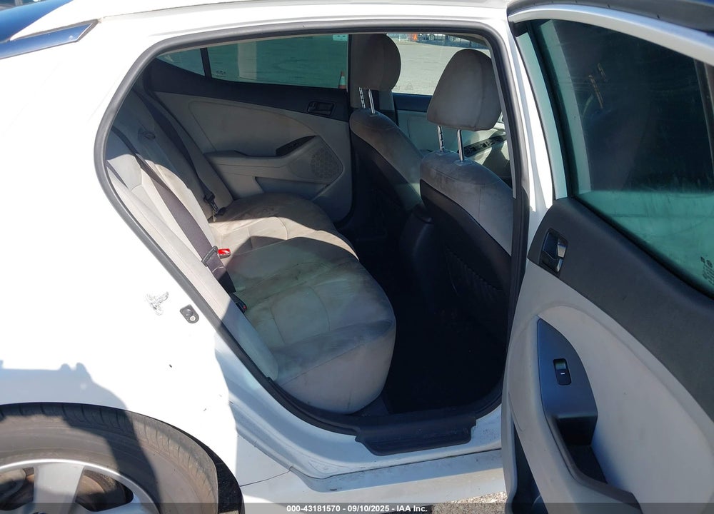 2015 KIA OPTIMA VIN: KNAGM4A76F5617398