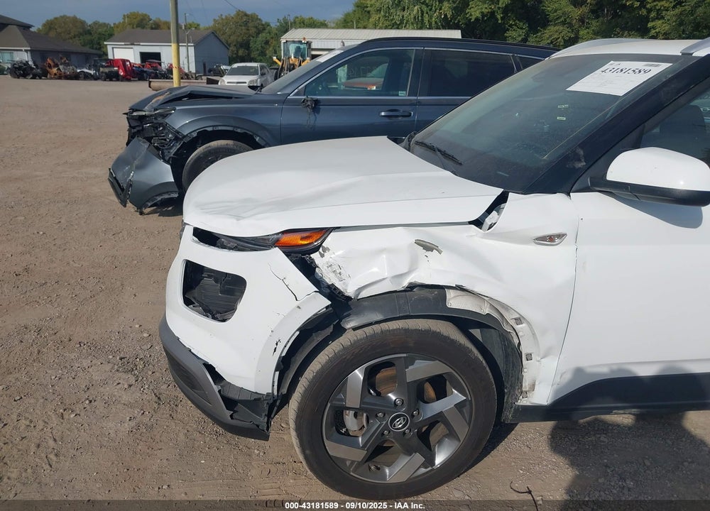 2024 HYUNDAI VENUE SEL VIN: KMHRC8A35RU323919