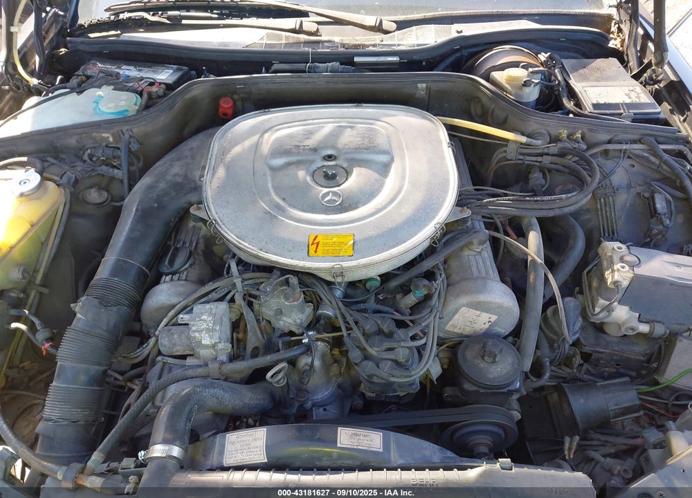 1985 MERCEDES-BENZ 560SEC VIN: WDB1260441A174795