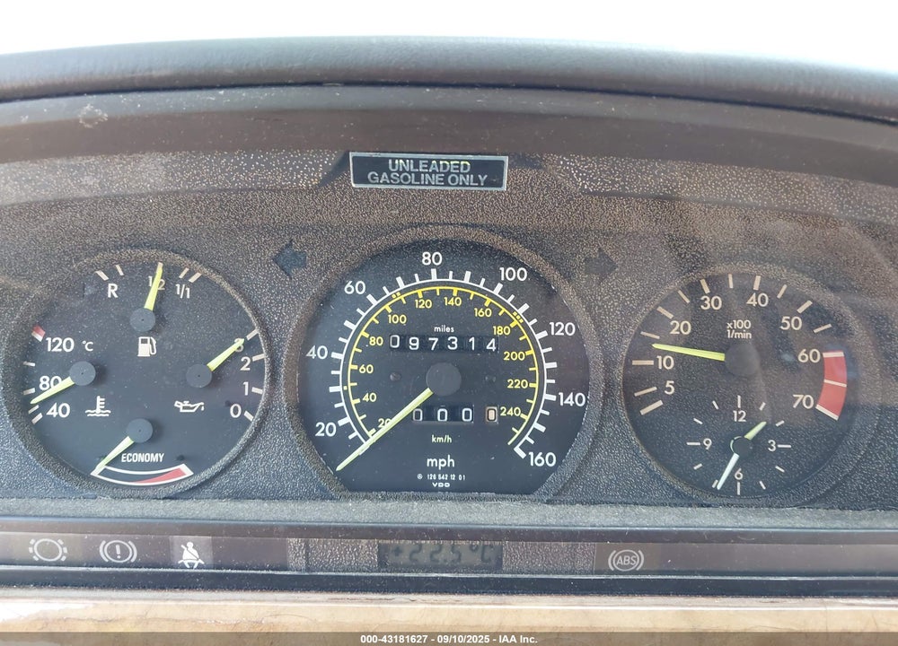 1985 MERCEDES-BENZ 560SEC VIN: WDB1260441A174795