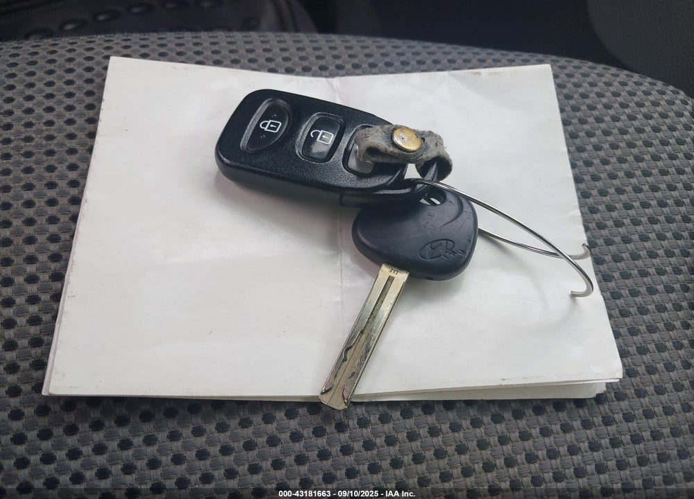 2013 HYUNDAI SONATA VIN: 5NPEB4AC2DH523111