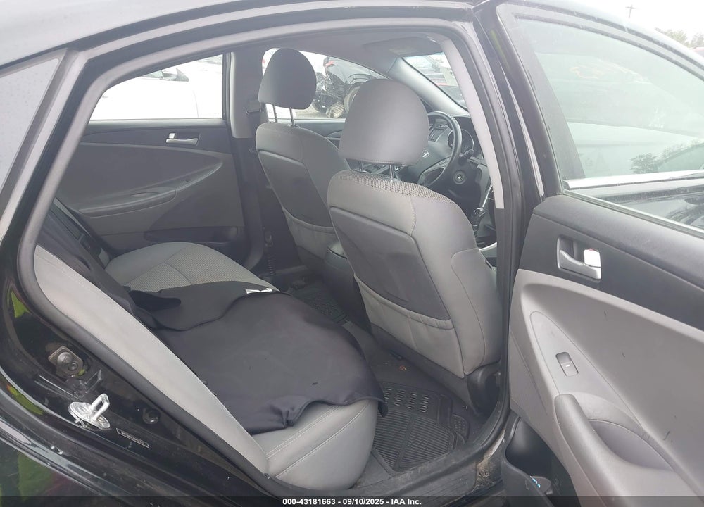 2013 HYUNDAI SONATA VIN: 5NPEB4AC2DH523111