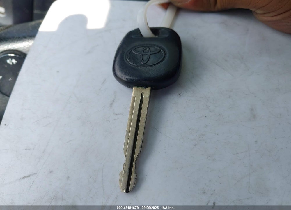 2015 TOYOTA COROLLA VIN: 5YFBURHE0FP341463