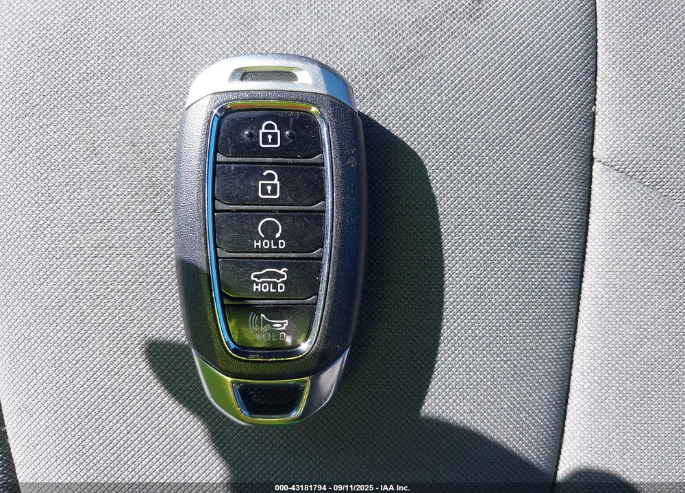 2023 HYUNDAI ELANTRA VIN: KMHLS4AG7PU568755