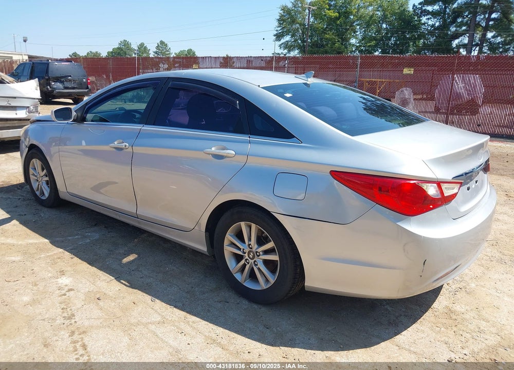 2011 HYUNDAI SONATA VIN: 5NPEB4ACXBH064696