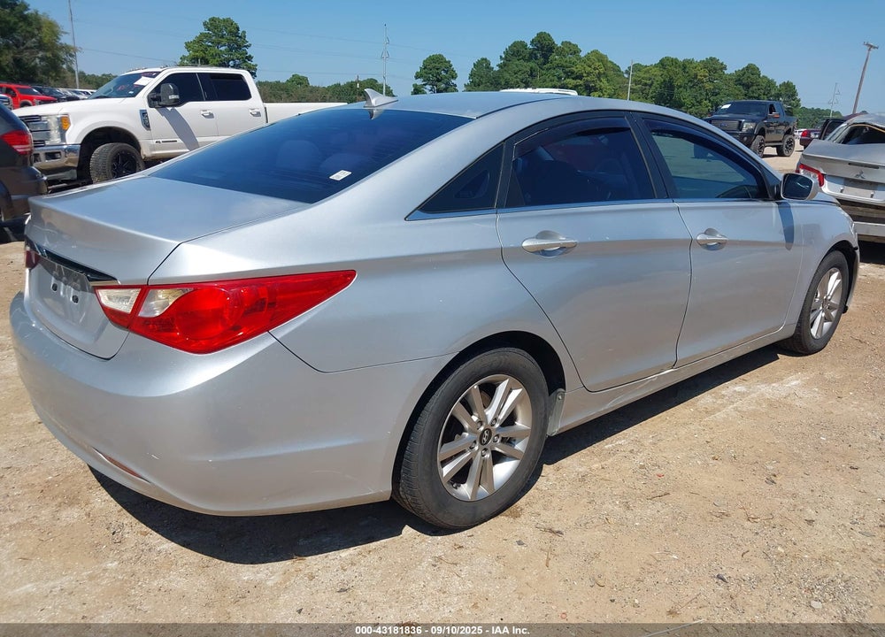2011 HYUNDAI SONATA VIN: 5NPEB4ACXBH064696