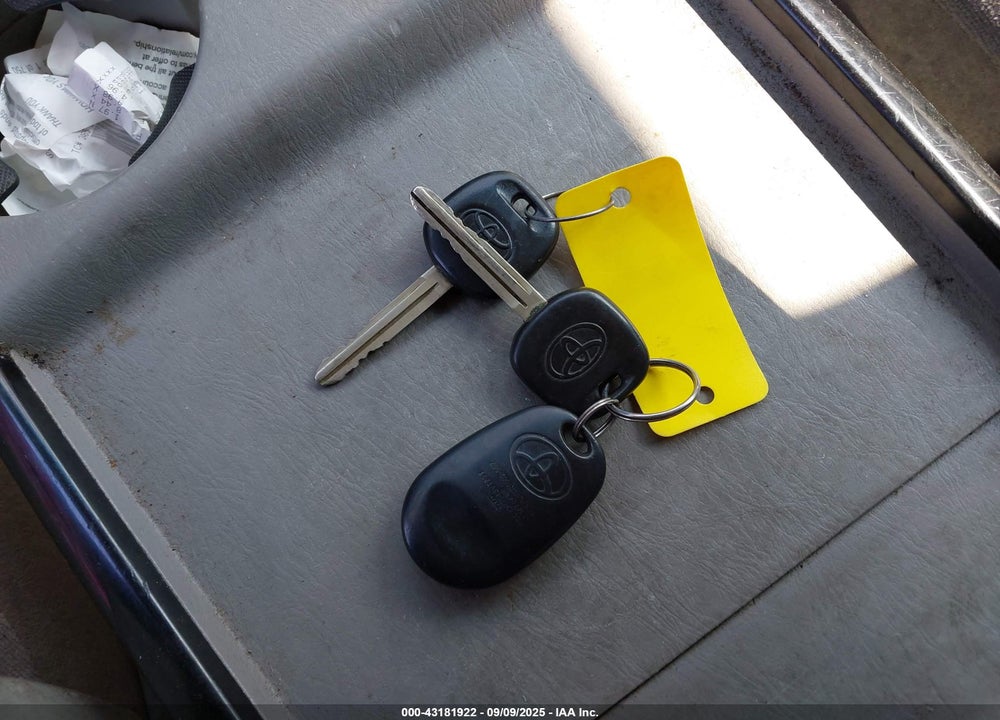2004 TOYOTA SIENNA LE VIN: 5TDZA23C34S143064