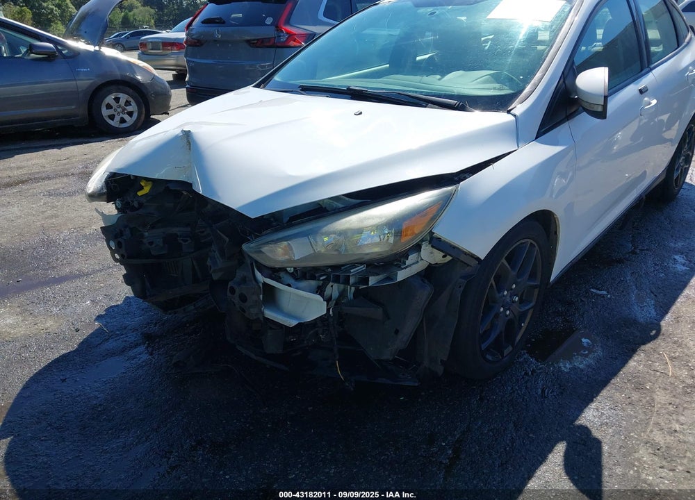 2016 FORD FOCUS VIN: 1FADP3FE1GL327863