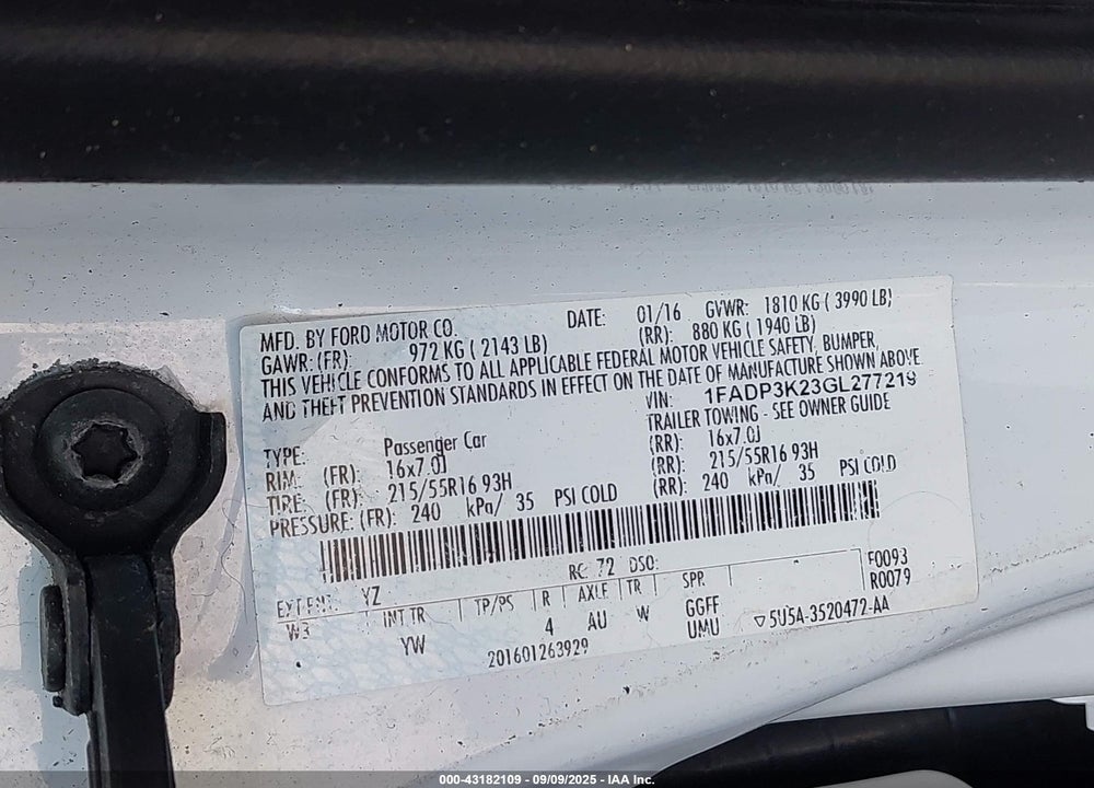 2016 FORD FOCUS VIN: 1FADP3K23GL277219
