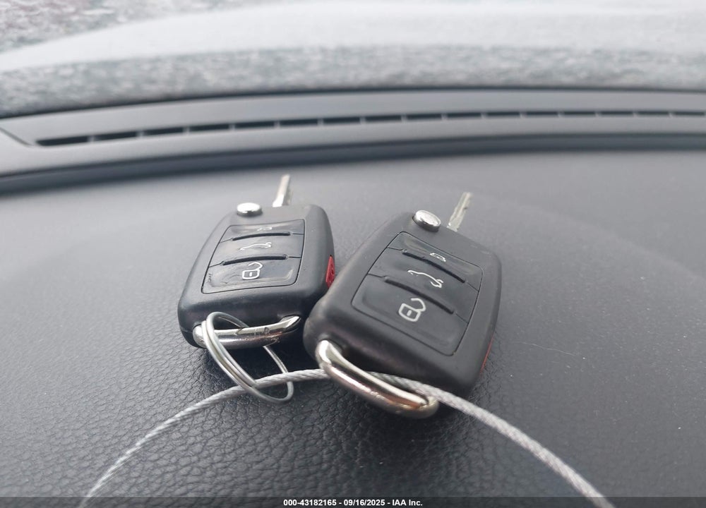 2012 VOLKSWAGEN PASSAT VIN: 1VWBH7A32CC086673