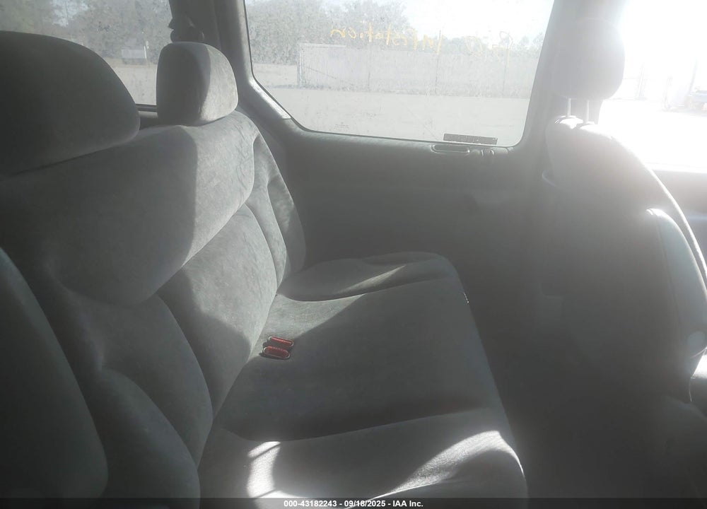 2000 DODGE GRAND CARAVAN ES VIN: 1B4GT74L4YB655293