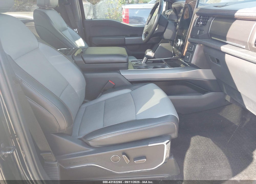 2022 FORD F-150 LIGHTNING LARIAT VIN: 1FTVW1EV5NWG09037