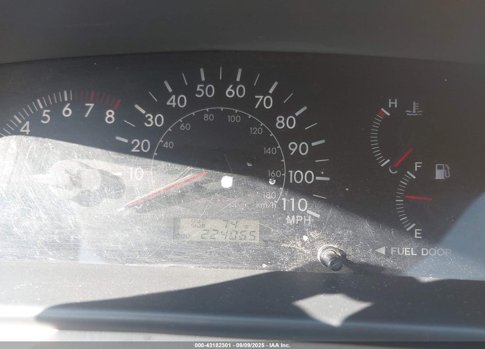 2008 TOYOTA COROLLA LE VIN: 1NXBR32E48Z023032