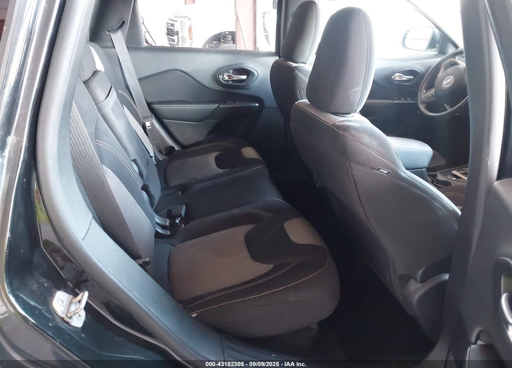 2014 JEEP CHEROKEE VIN: 1C4PJMCB6EW163000
