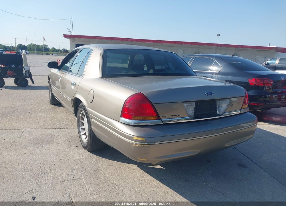 2001 FORD CROWN VICTORIA LX VIN: 2FAFP74W61X103879