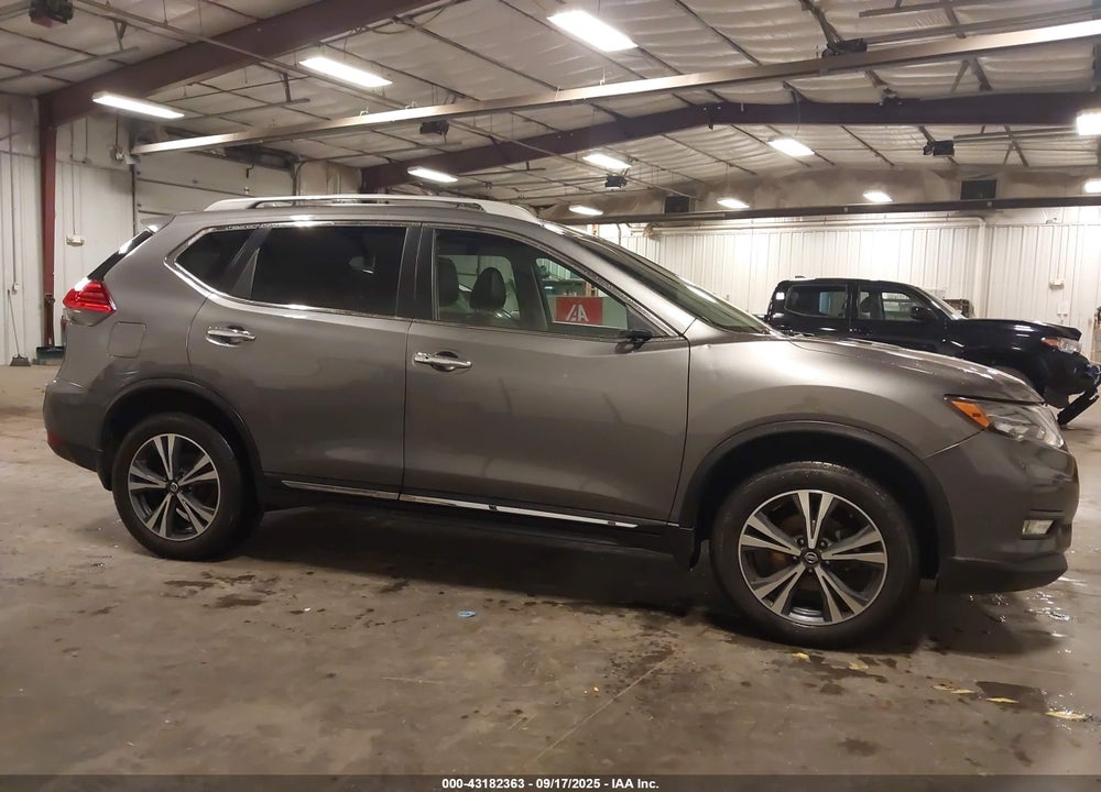 2017 NISSAN ROGUE SL VIN: 5N1AT2MV3HC747479