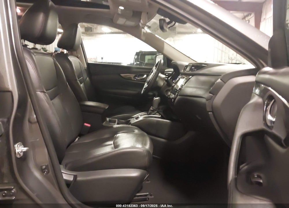 2017 NISSAN ROGUE SL VIN: 5N1AT2MV3HC747479