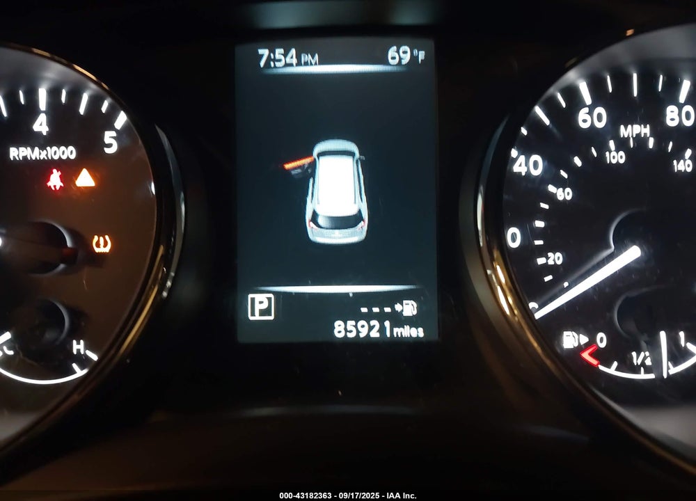 2017 NISSAN ROGUE SL VIN: 5N1AT2MV3HC747479