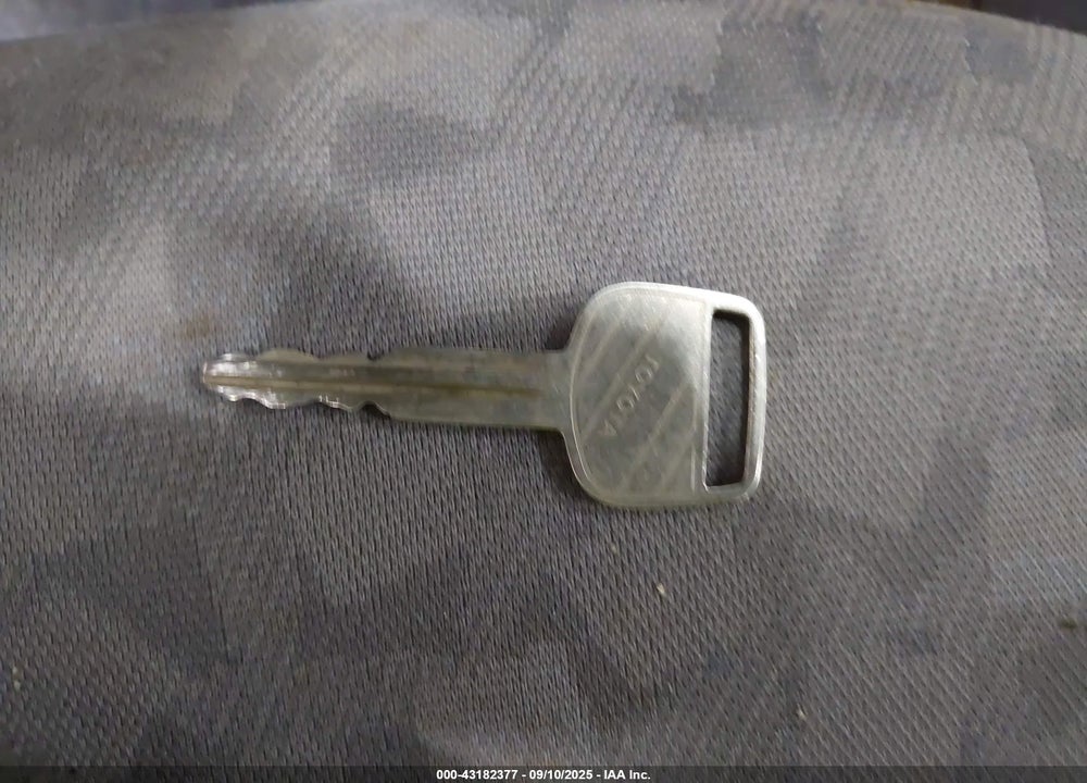 2002 TOYOTA ECHO VIN: JTDAT123320203136