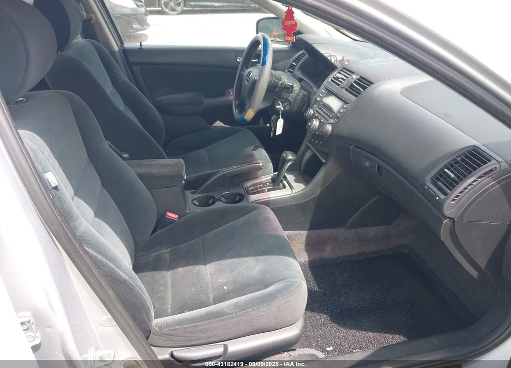 2004 HONDA ACCORD 2.4 EX VIN: 1HGCM56744A012303
