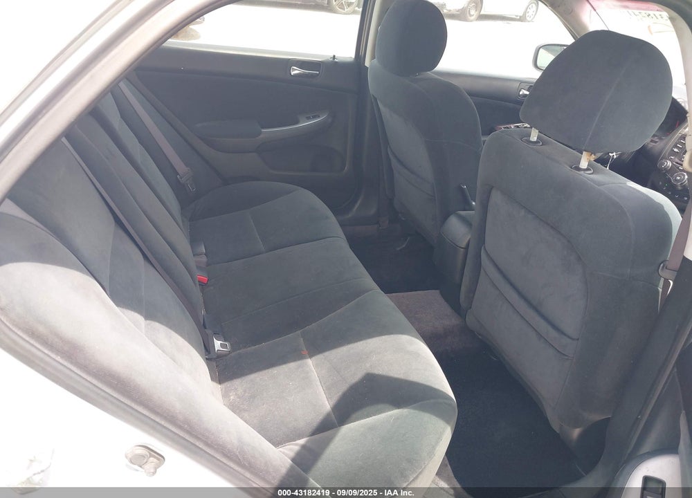 2004 HONDA ACCORD 2.4 EX VIN: 1HGCM56744A012303