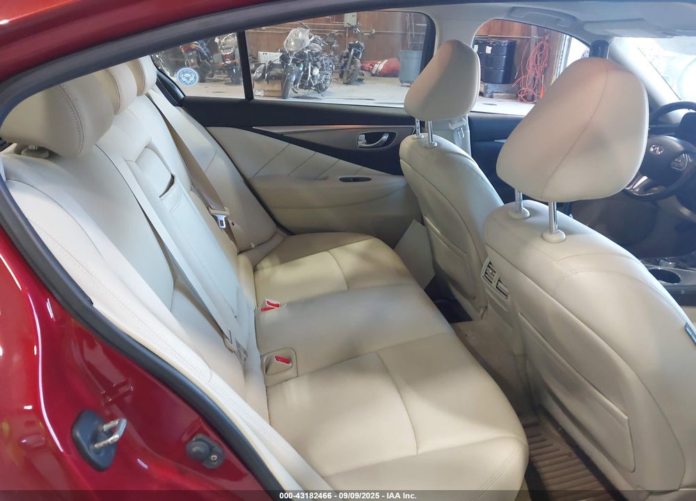 2014 INFINITI Q50 VIN: JN1BV7AR2EM692944