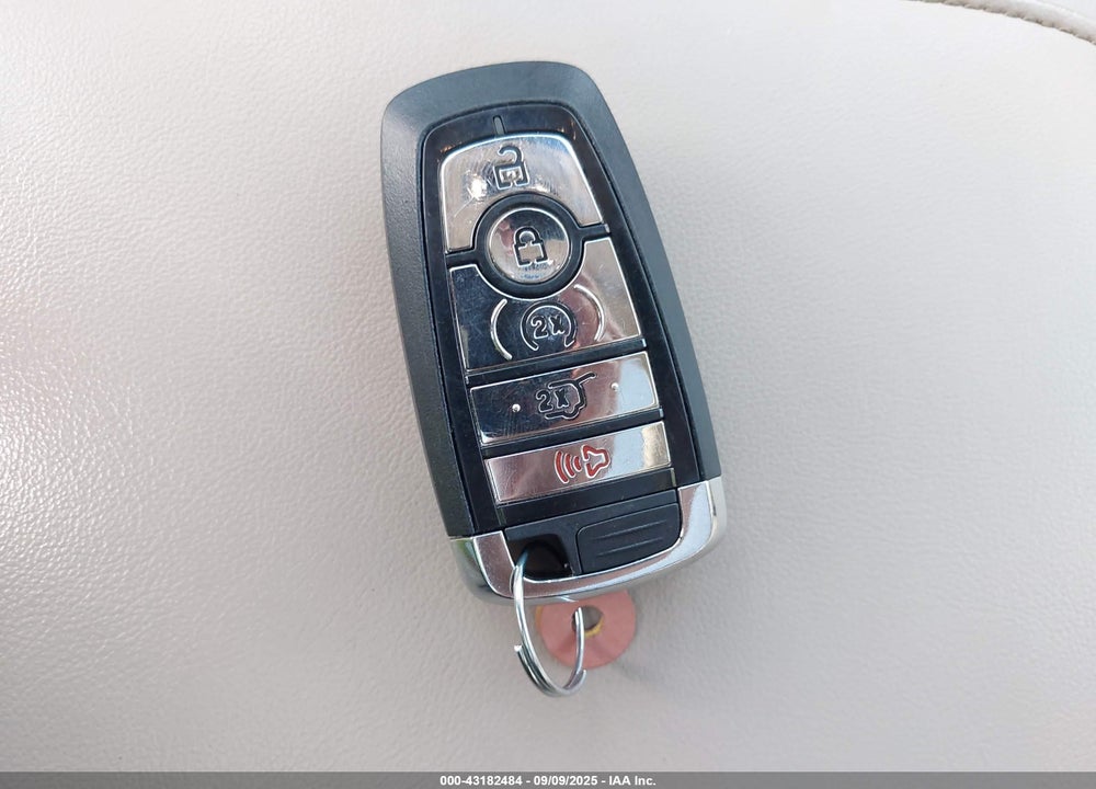 2023 LINCOLN AVIATOR VIN: 5LM5J6XC4PGL02181