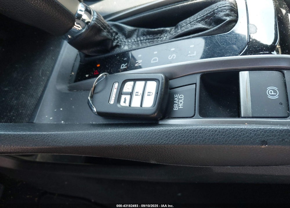 2018 HONDA CIVIC VIN: SHHFK7H5XJU233916