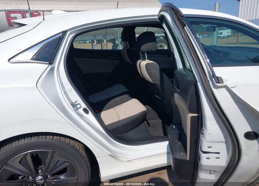 2018 HONDA CIVIC VIN: SHHFK7H5XJU233916