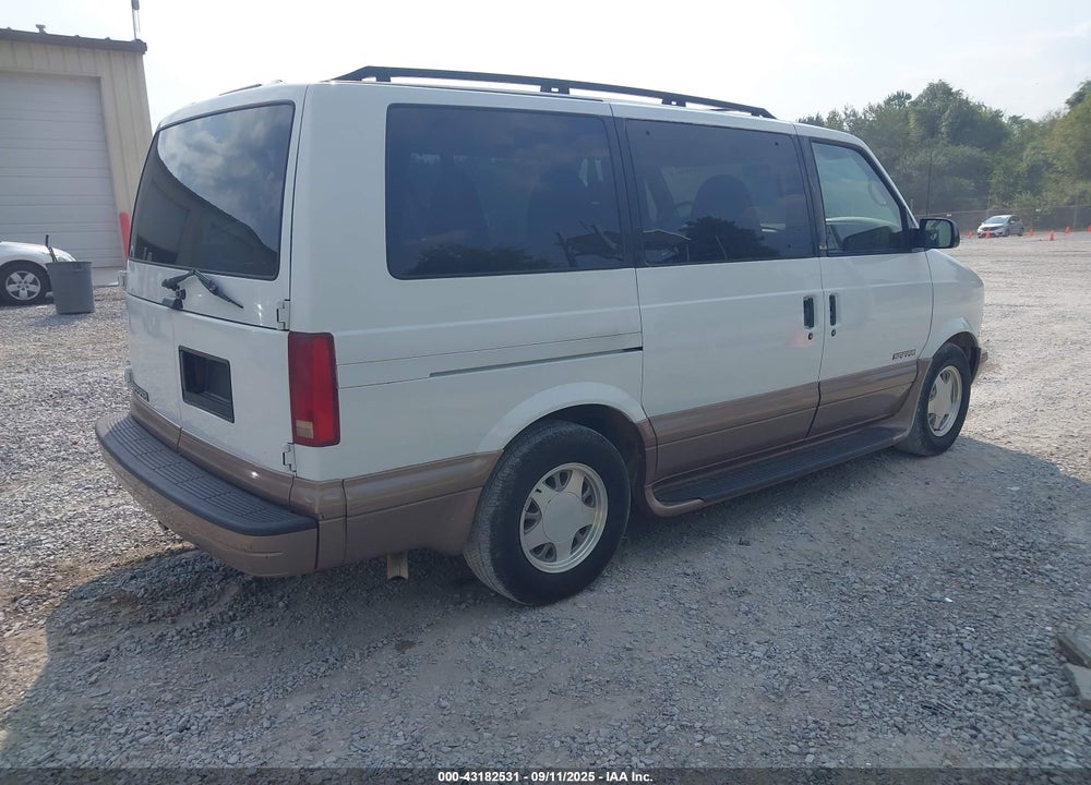 2000 GMC SAFARI SL VIN: 1GKDM19W3YB500578