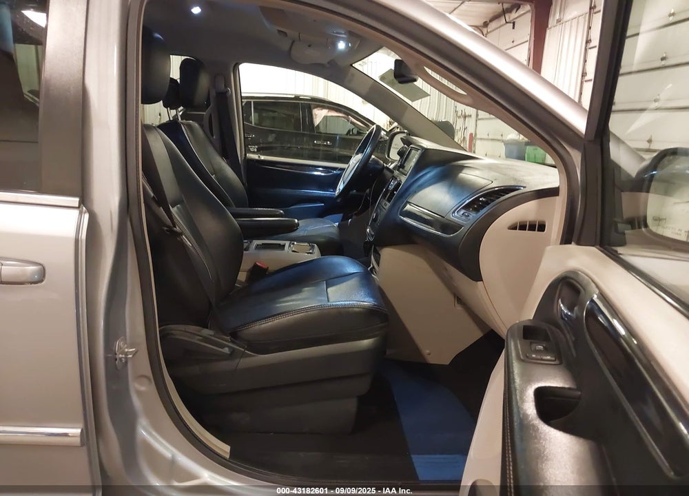 2015 CHRYSLER TOWN & COUNTRY TOURING VIN: 2C4RC1BG5FR552915
