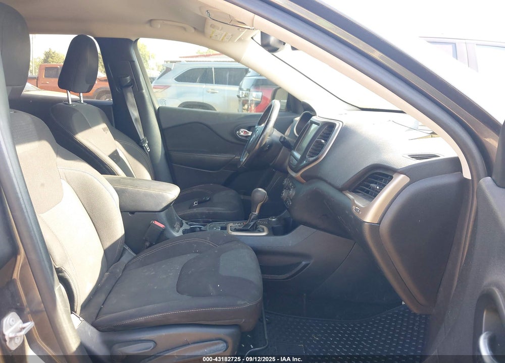 2016 JEEP CHEROKEE VIN: 1C4PJMCS3GW167279