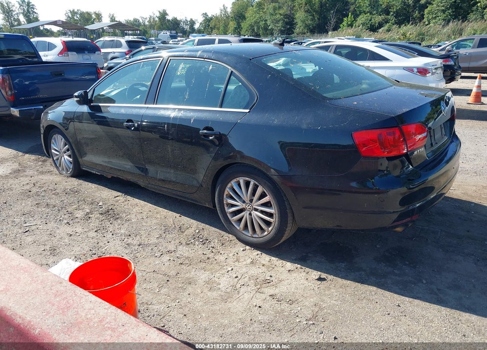2012 VOLKSWAGEN JETTA 2.5L SEL VIN: 3VWLP7AJ3CM311459