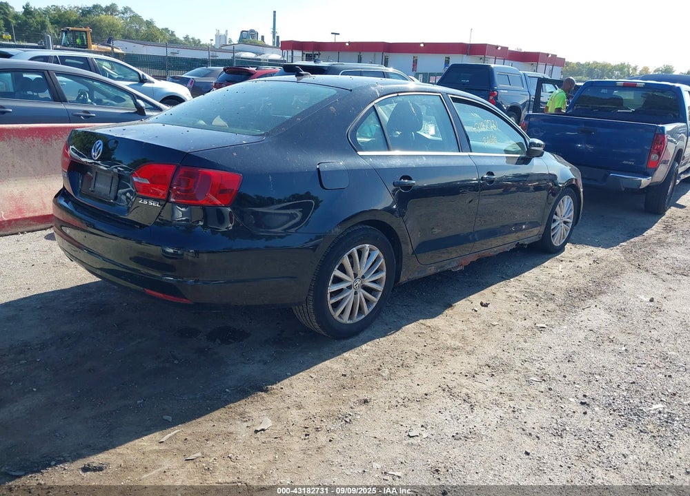 2012 VOLKSWAGEN JETTA 2.5L SEL VIN: 3VWLP7AJ3CM311459