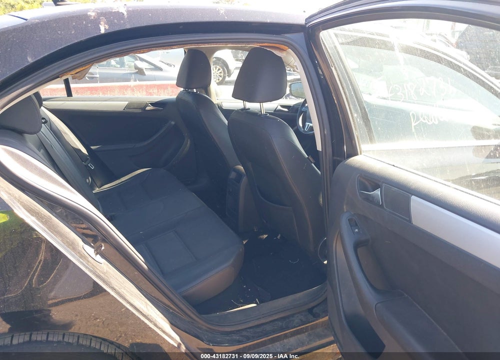 2012 VOLKSWAGEN JETTA 2.5L SEL VIN: 3VWLP7AJ3CM311459