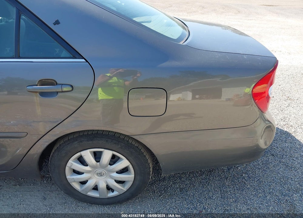 2002 TOYOTA CAMRY LE VIN: 4T1BE32K72U520505