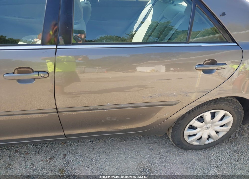 2002 TOYOTA CAMRY LE VIN: 4T1BE32K72U520505