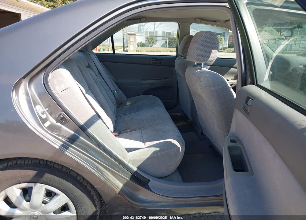 2002 TOYOTA CAMRY LE VIN: 4T1BE32K72U520505
