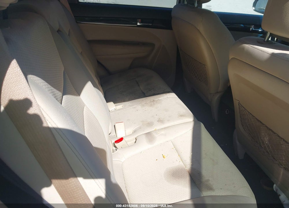 2012 KIA SORENTO VIN: 5XYKT3A62CG293452