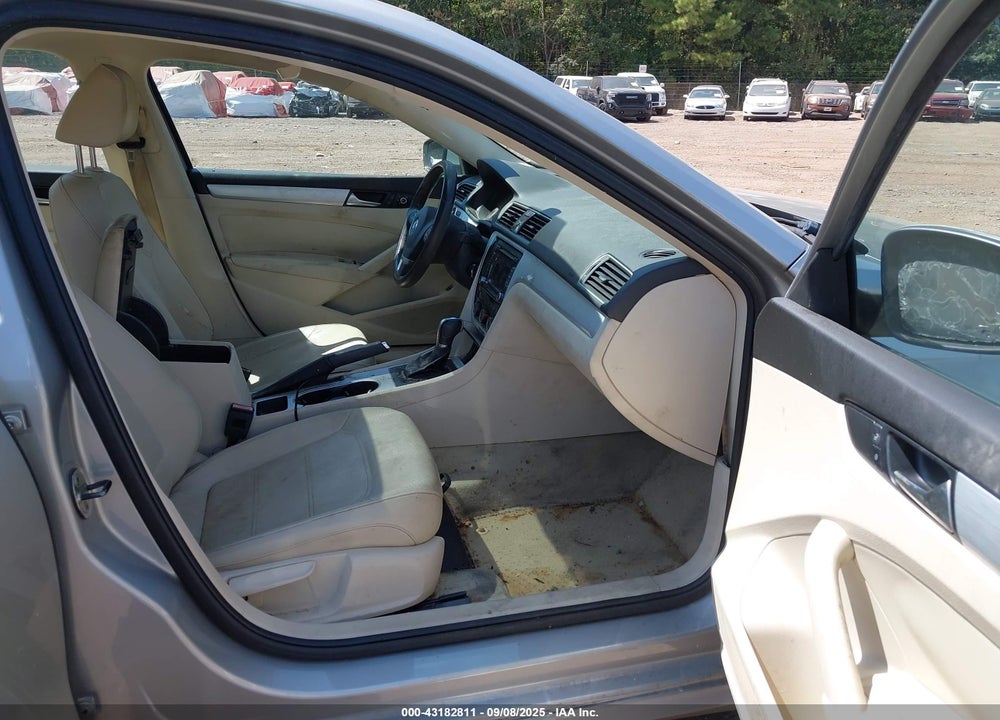 2013 VOLKSWAGEN PASSAT VIN: 1VWBH7A39DC009333