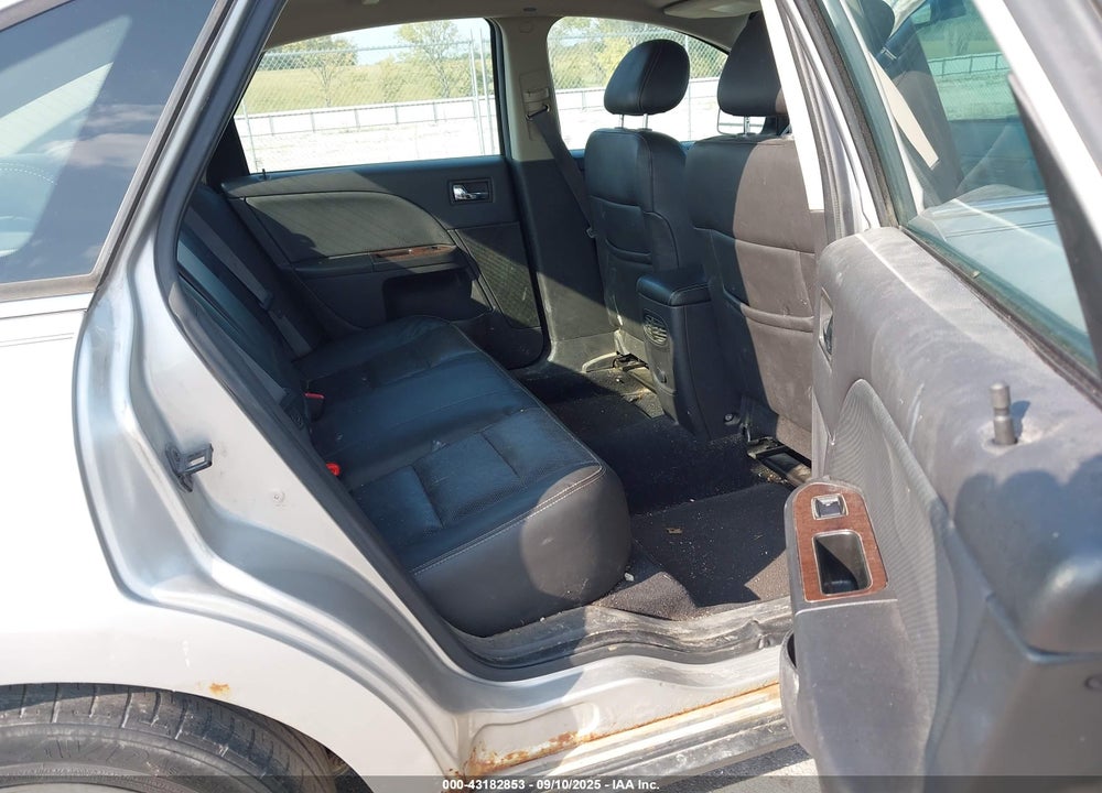 2008 FORD TAURUS VIN: 1FAHP25W48G130802