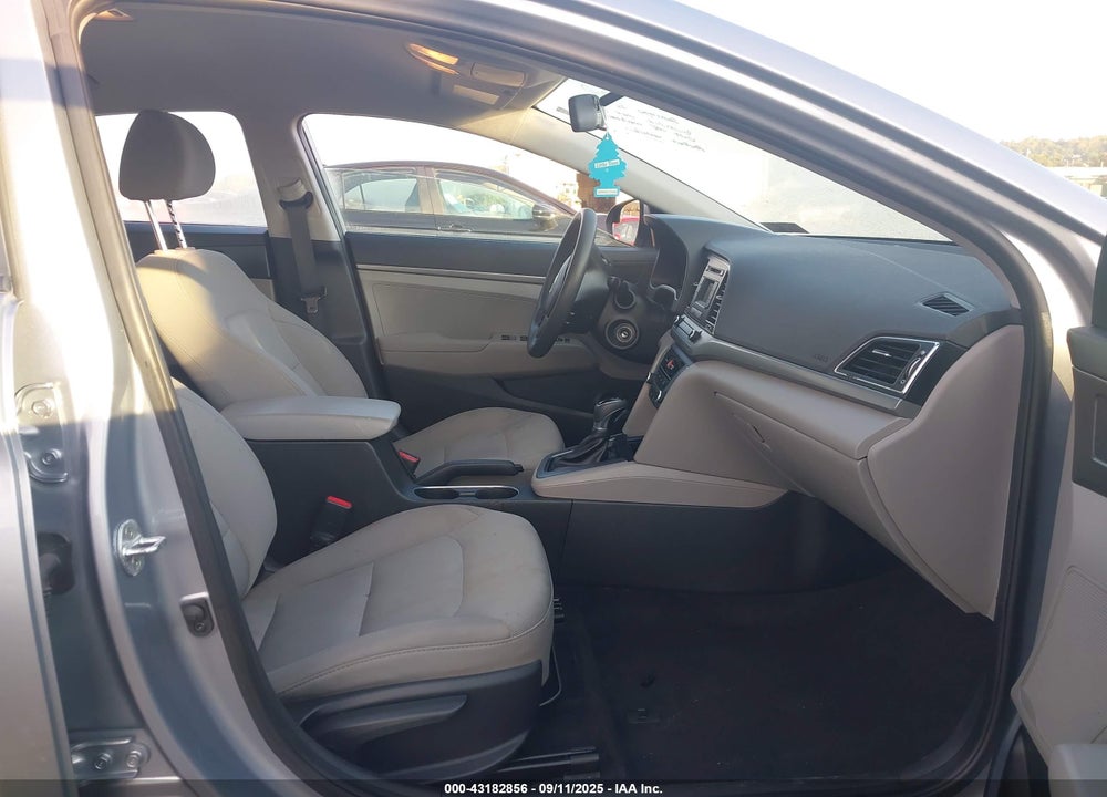 2017 HYUNDAI ELANTRA SE VIN: 5NPD74LF4HH150194
