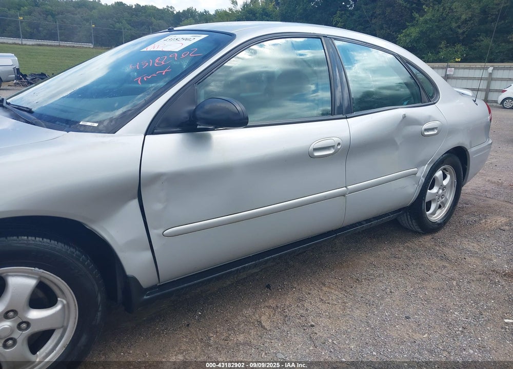 2005 FORD TAURUS SE VIN: 1FAFP53U15A210048