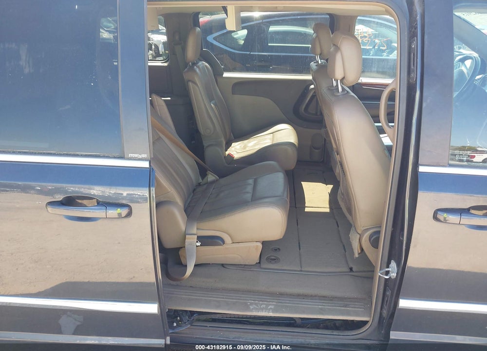 2014 CHRYSLER TOWN & COUNTRY TOURING VIN: 2C4RC1BG3ER216467