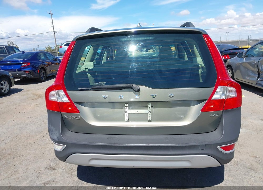 2011 VOLVO XC70 VIN: YV4940BZ1B1101582