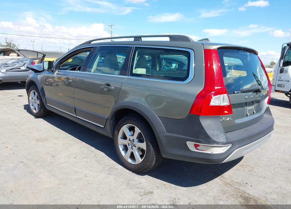2011 VOLVO XC70 VIN: YV4940BZ1B1101582