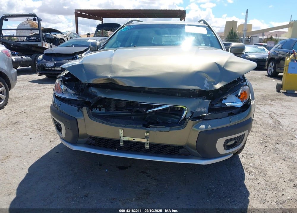 2011 VOLVO XC70 VIN: YV4940BZ1B1101582